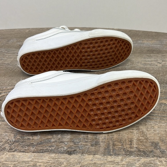 SOLD IN STORE Vans Old Skool Classic Tumble Sneakers in Triple White Size 6.5 - Picture 7 of 9